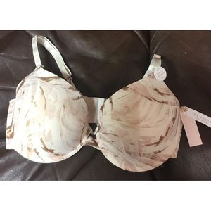 NWT Ladies Size 40D Danskin Intimates Three-Hook Underwire T-Shirt Bra